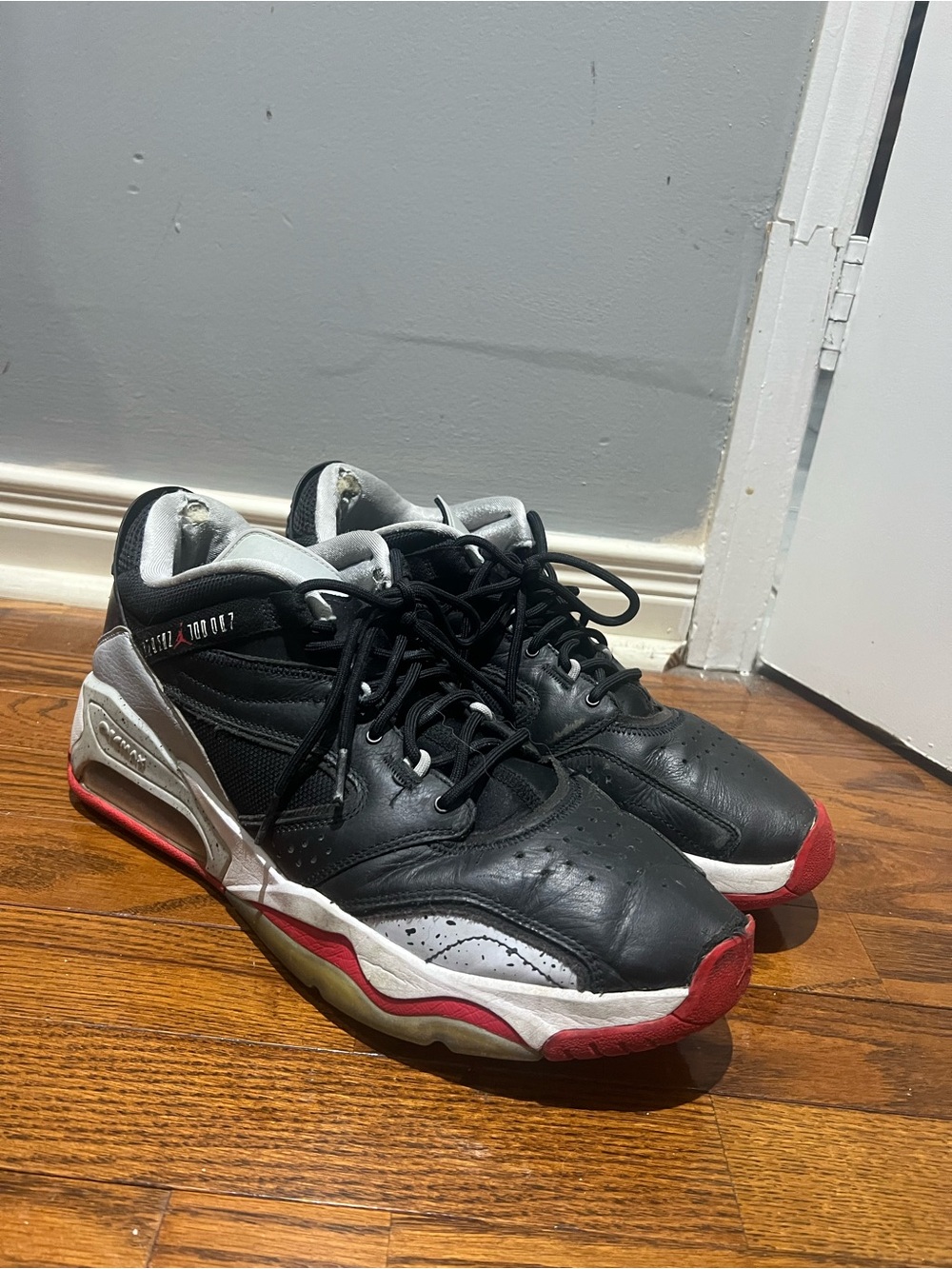 Jordan Men's Black, White and Red Retro Sneakers